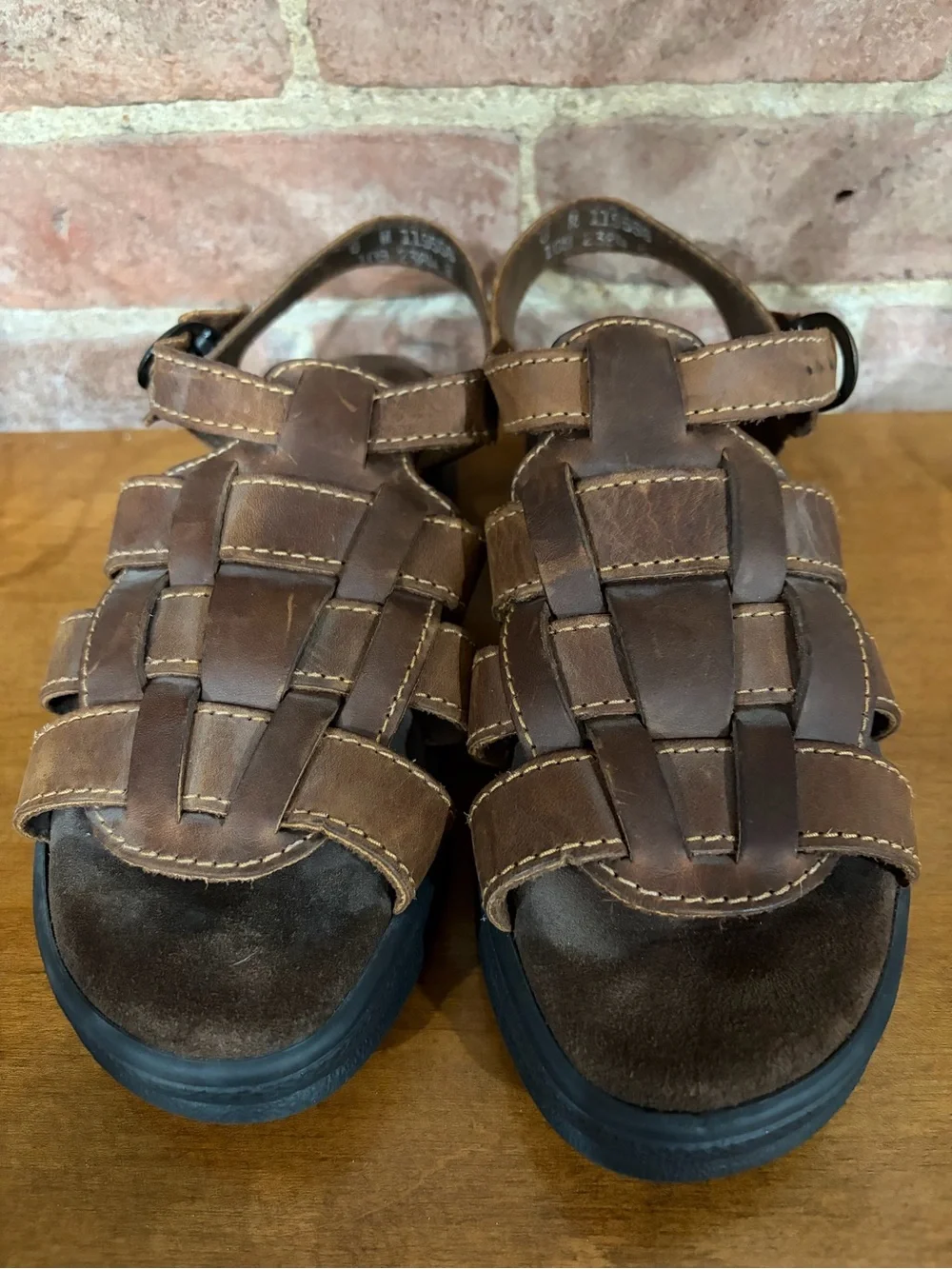 Vintage Eastland women’s size 9M  brown leather sandals